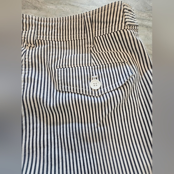 Jones New York Sport Stretch Black White Striped Shorts With Pockets 8 - Picture 8 of 13